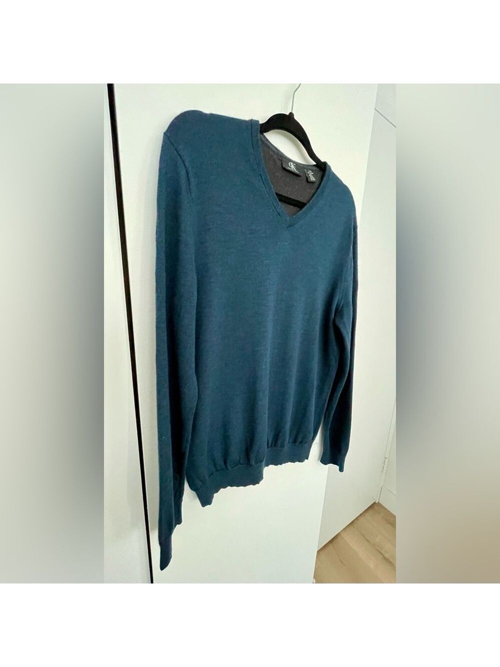 Calvin Klein 100% Extra Fine Merino Wool Men's V-Neck Sweater, Dark Blue Size L - Picture 5 of 7